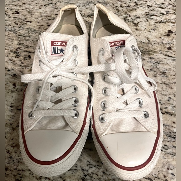 Converse Shoes - Women’s converse ✨